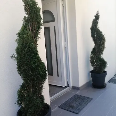 Apartment Apartman Lucano Bibinje