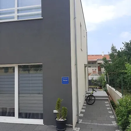 Apartman Lucano Apartment *