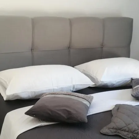アパート Apartman Lucano *